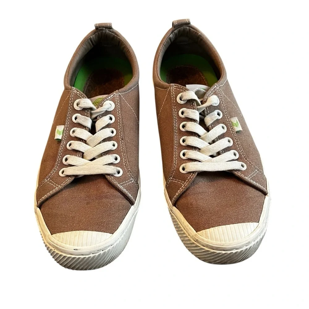 Cariuma OCA Men’s 9 Women’s 10.5 Low Canvas Sneakers Burnt Sand Brown